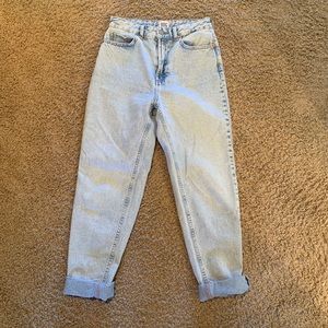 BDG mom jeans 26